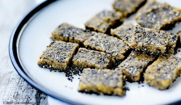 Rectangles aux abricots secs, pécans et graines de chia